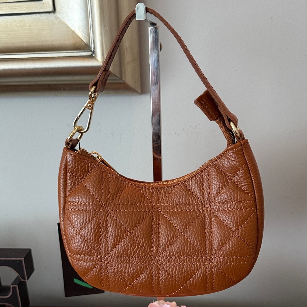 Elegant Tan Quilted Shoulder Bag